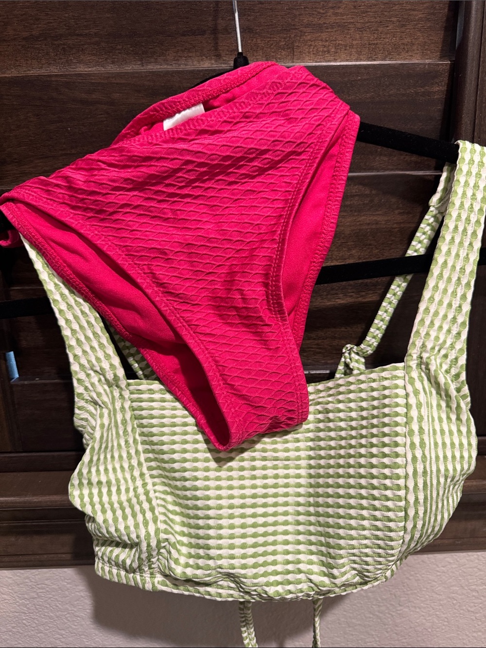 Variety of swimsuits - Picture 7 of 11